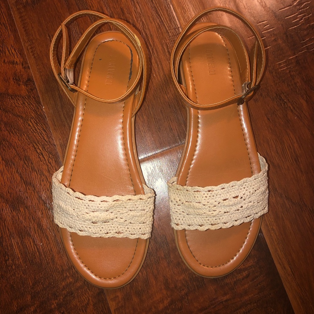 Forever21 sandals size 6